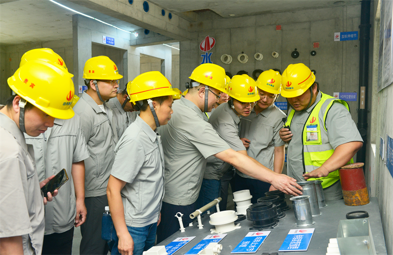 为进一步推进优质客户高效履约，提升交付品质、达成客户满意，2025年6月25日，304am永利集团建设集团在上海组织召开2025年越秀地产、华润置业客户履约推进会。